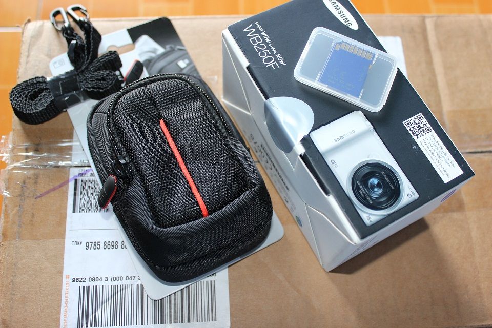 Cần Bán Samsung WB250F Wifi Camera 14.2MP Nguyên Seal Box