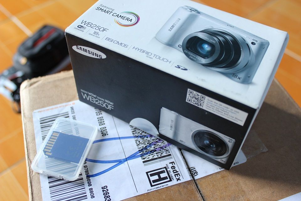 Cần Bán Samsung WB250F Wifi Camera 14.2MP Nguyên Seal Box - 1