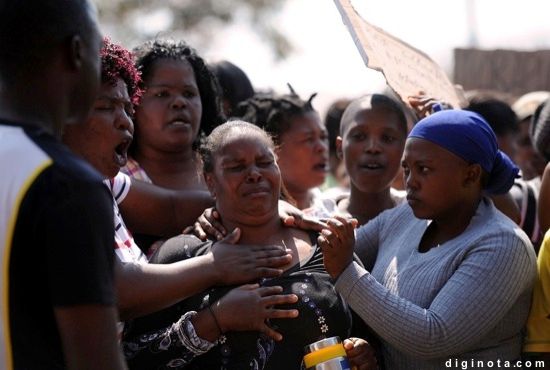 Las mujeres afligidas de los trabajadores de minas de África del Sur