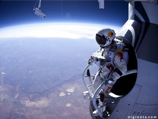 24-millas Félix Baumgartner caída libre desde el espacio